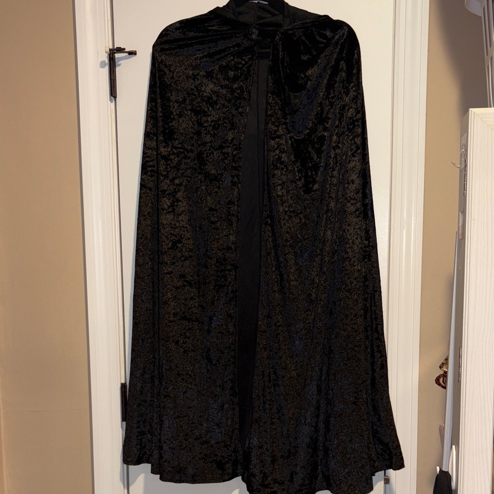 Velvet Hood Costume Cape ✨